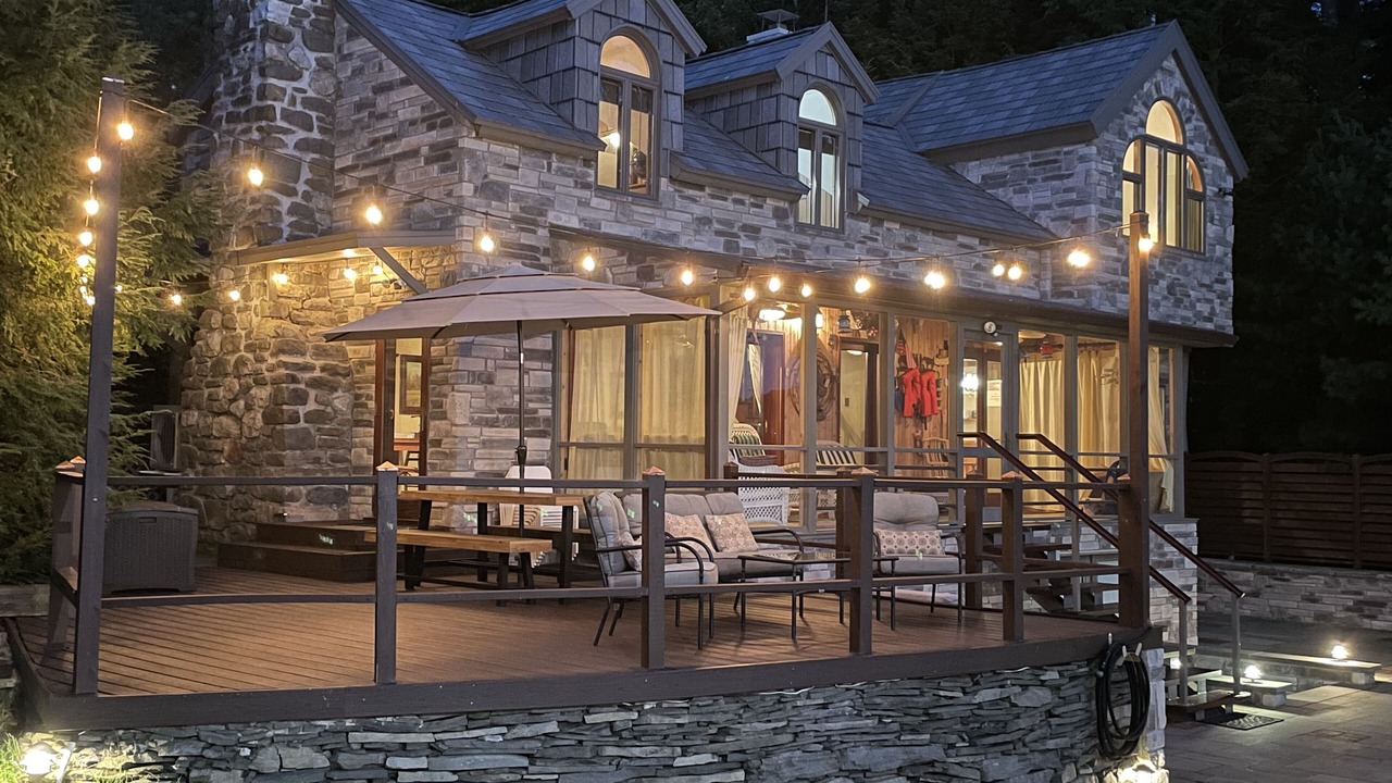 Photo of Patio Balcony in White Mills