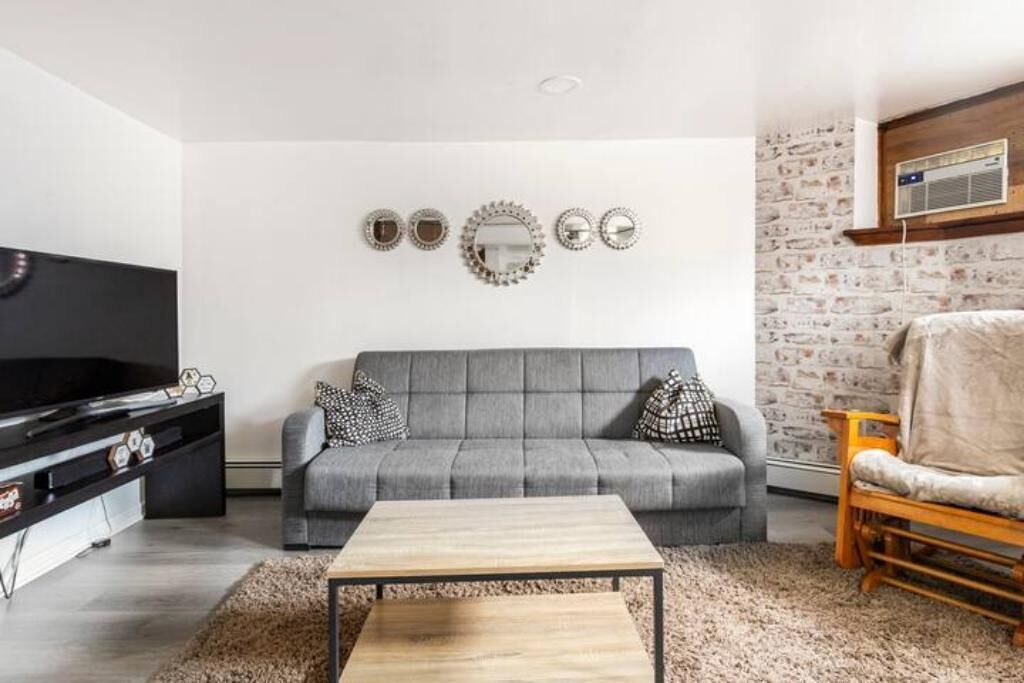 Photo of Livingroom in North Ironbound