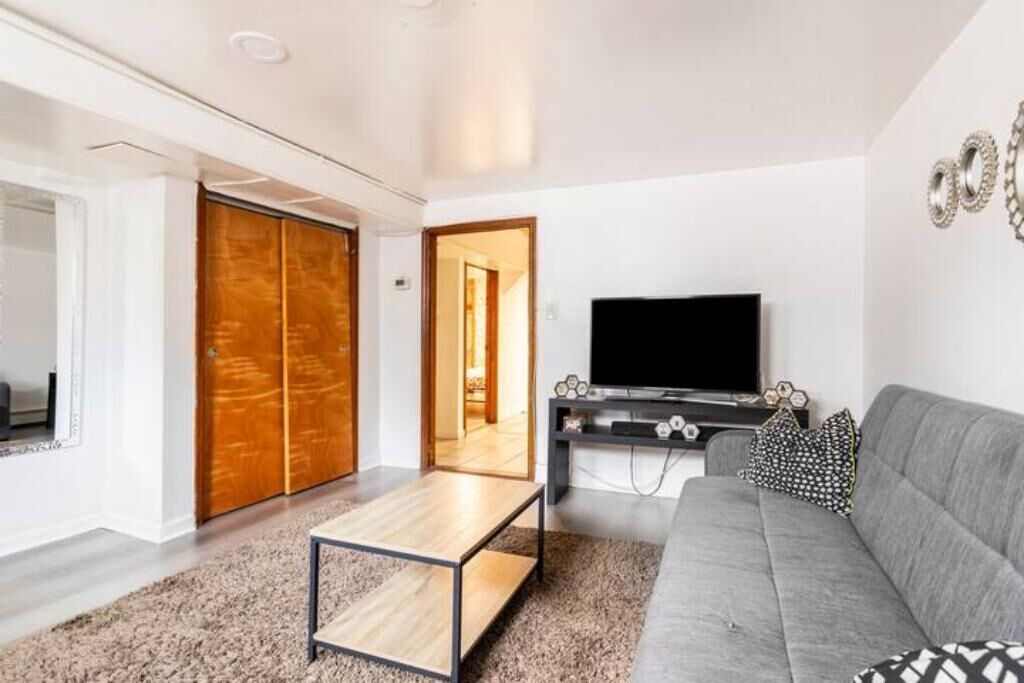 Photo of Livingroom in North Ironbound