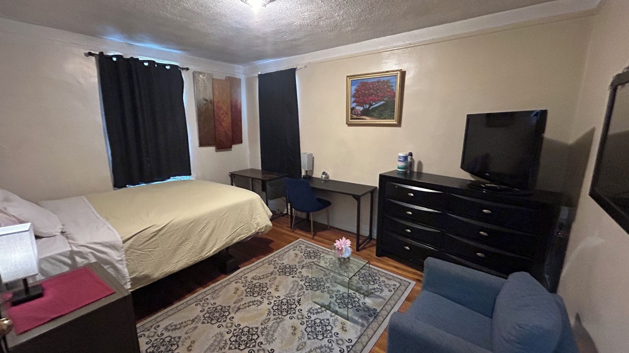 Photo of Bedroom in Concourse