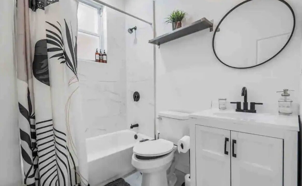 Photo of Bathroom in Downtown Baltimore