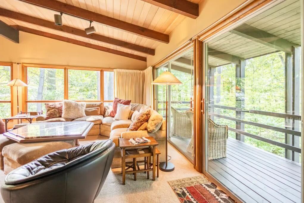 Photo of Livingroom in Northwest Akron