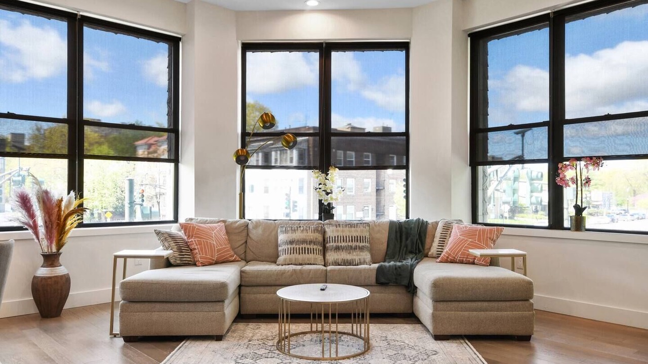 Photo of Livingroom in Orange