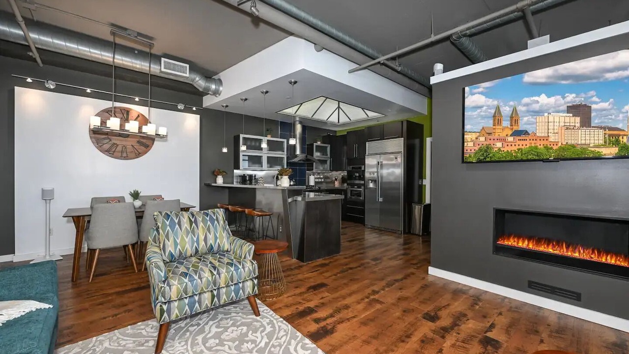 Photo of Livingroom in Elizabeth Park Valley