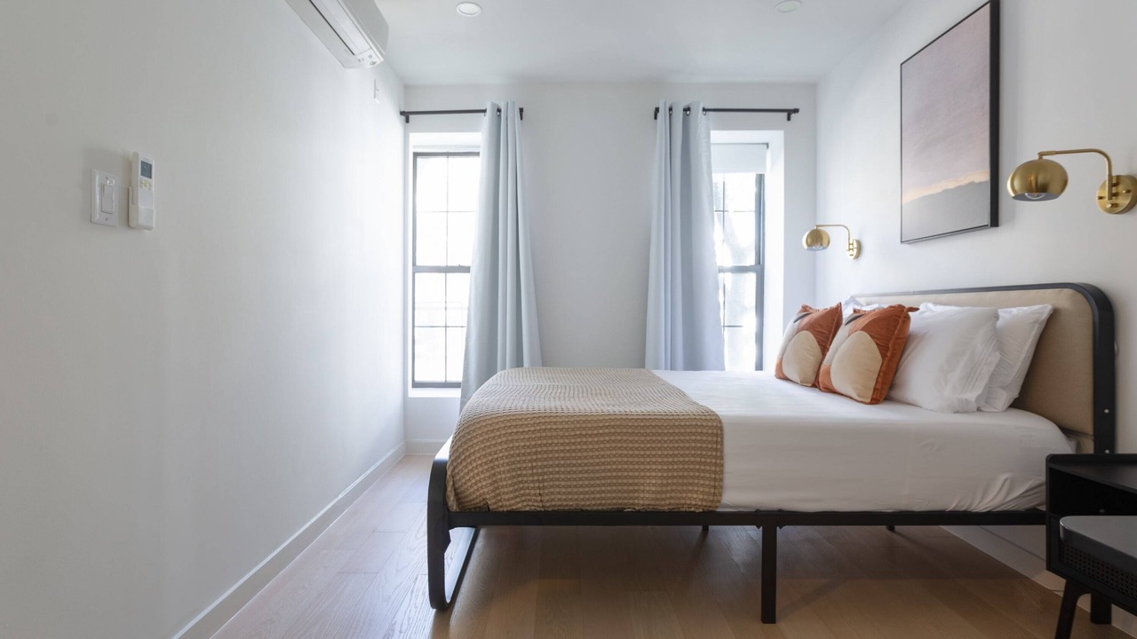 Photo of Bedroom in Greenpoint