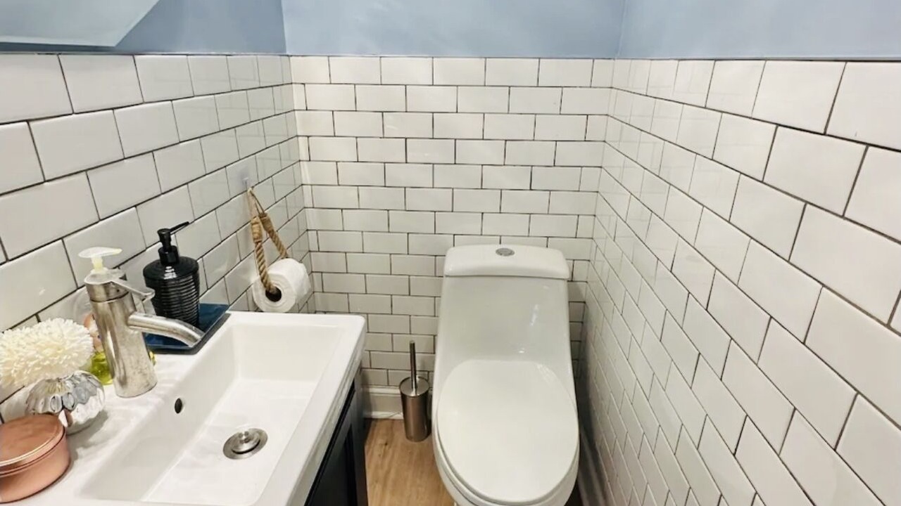 Photo of Bathroom in Newburgh