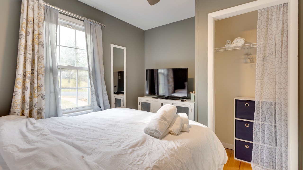 Photo of Bedroom in Park Forest Village