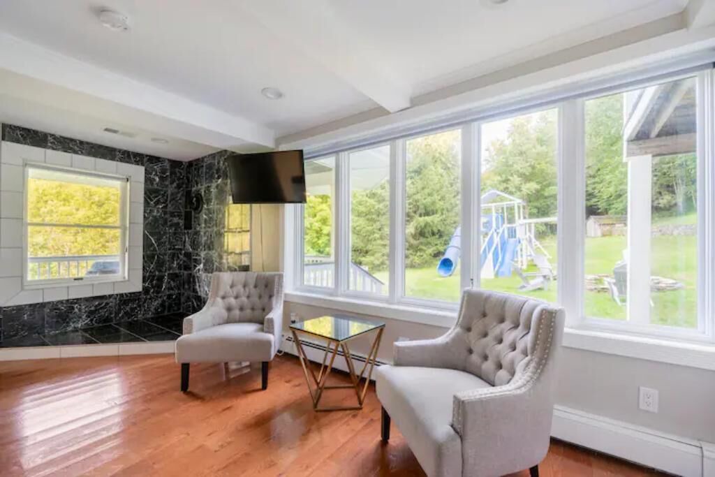 Photo of Livingroom in Mountain Dale