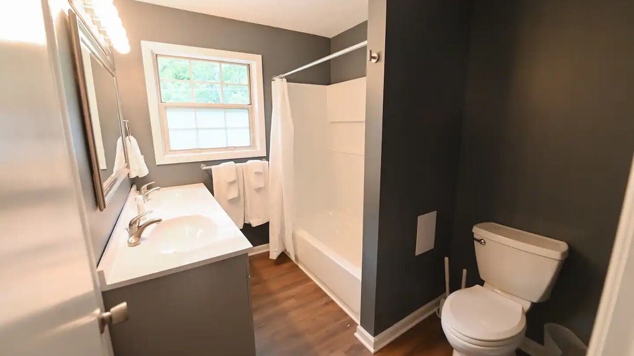 Photo of Bathroom in Lawrenceburg