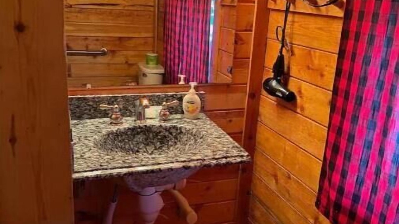 Photo of Bathroom in Renfro Valley