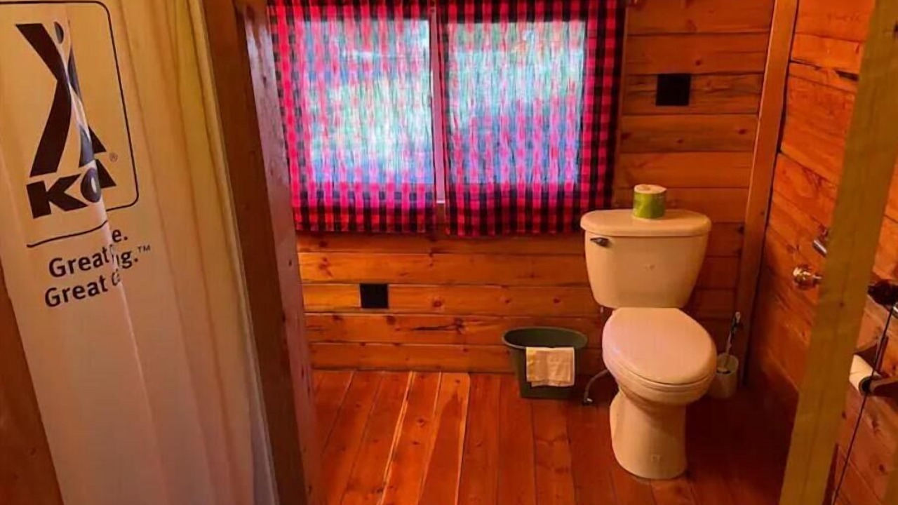 Photo of Bathroom in Renfro Valley