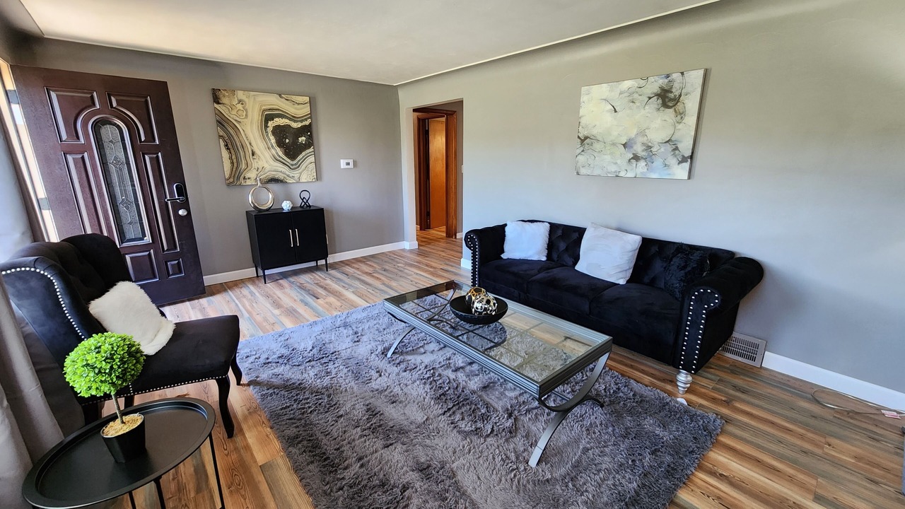 Photo of Livingroom in Youngstown