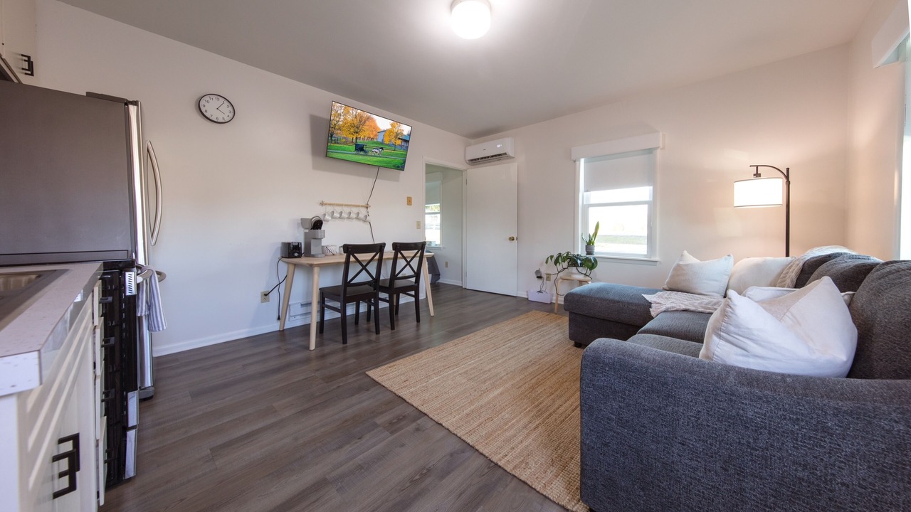 Photo of Livingroom in Apple Creek