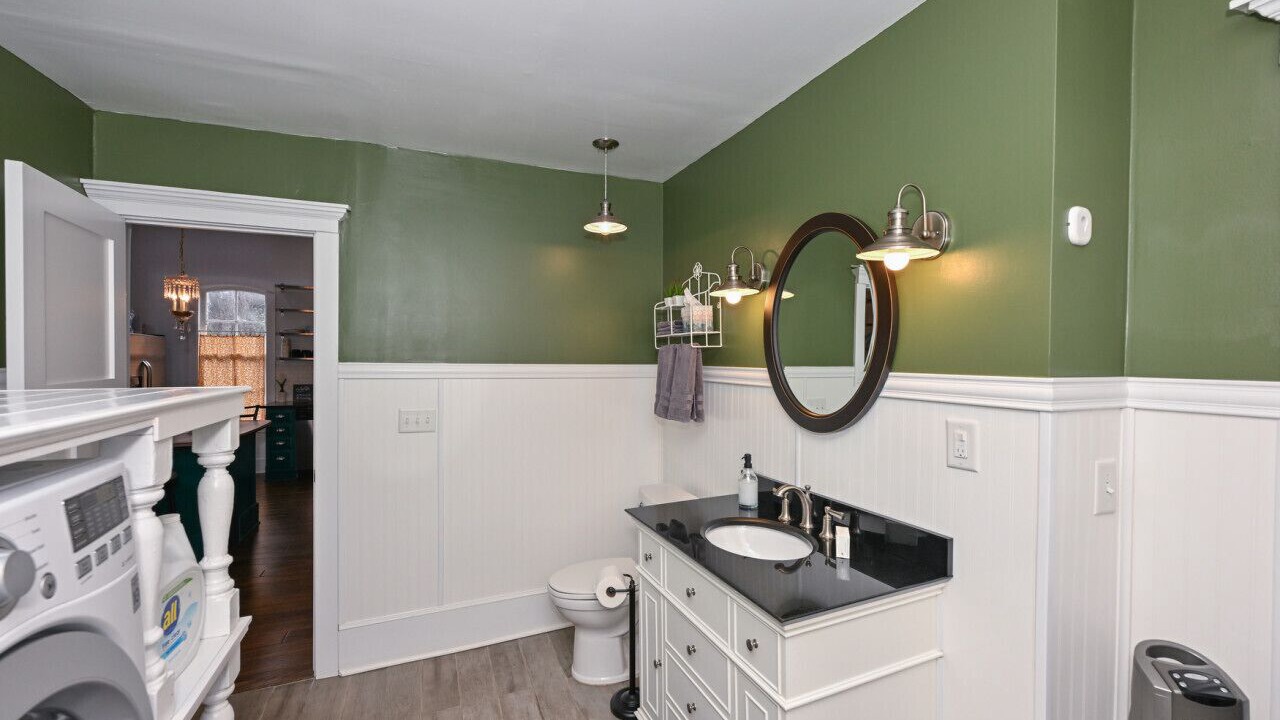 Photo of Bathroom in Niles