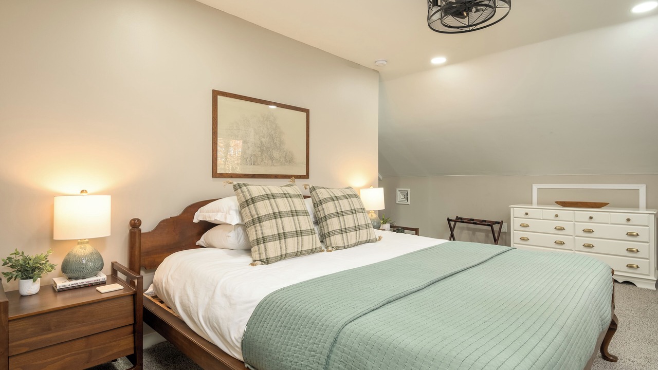 Photo of Bedroom in Rowland