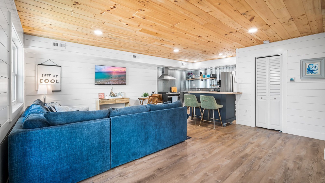 Photo of Livingroom in Margate City