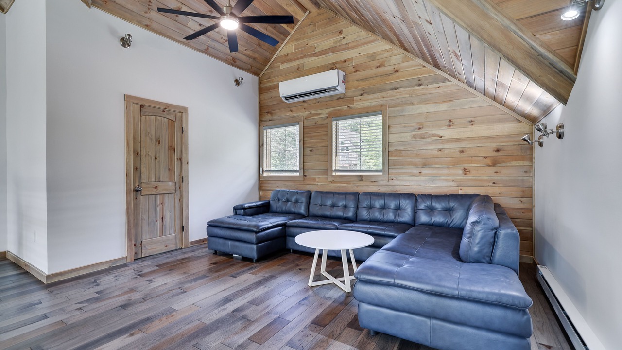 Photo of Livingroom in Tannersville