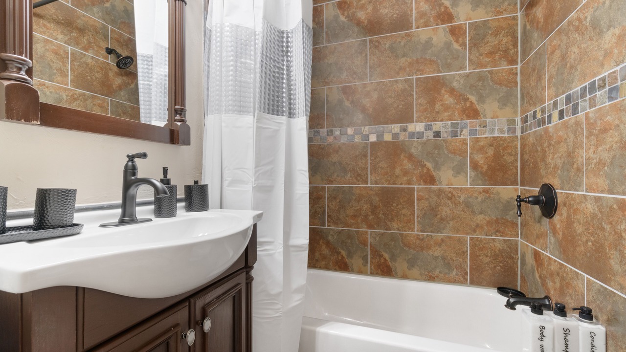 Photo of Bathroom in Point Breeze
