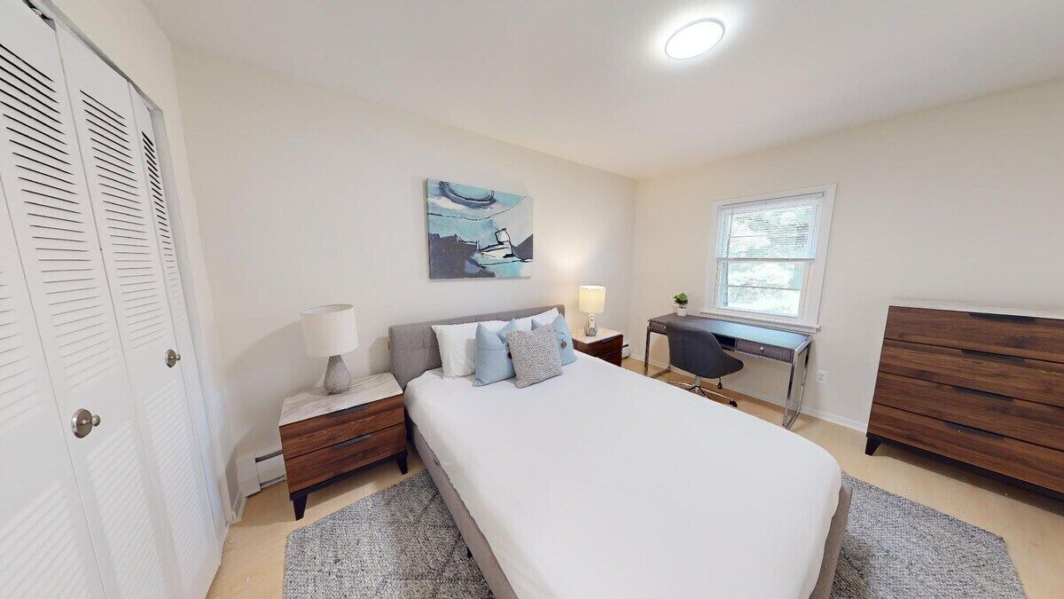 Photo of Bedroom in Newark
