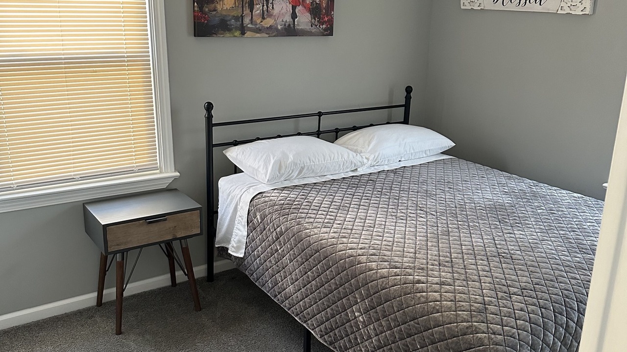 Photo of Bedroom in Mayfield Heights