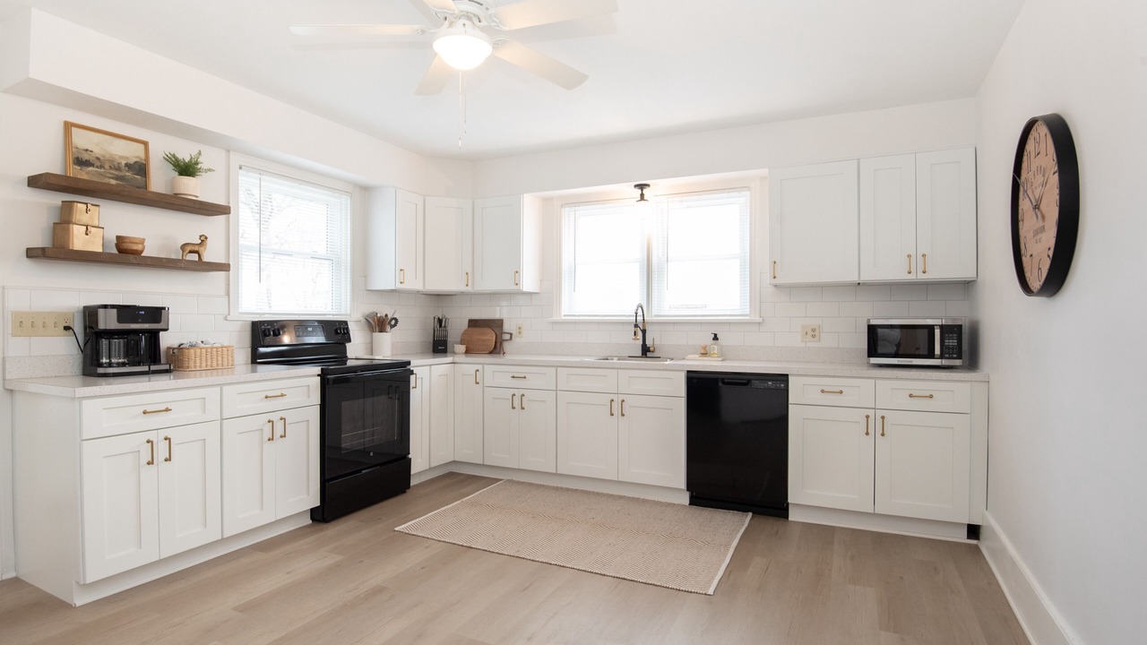 Photo of Kitchen in Bird In Hand