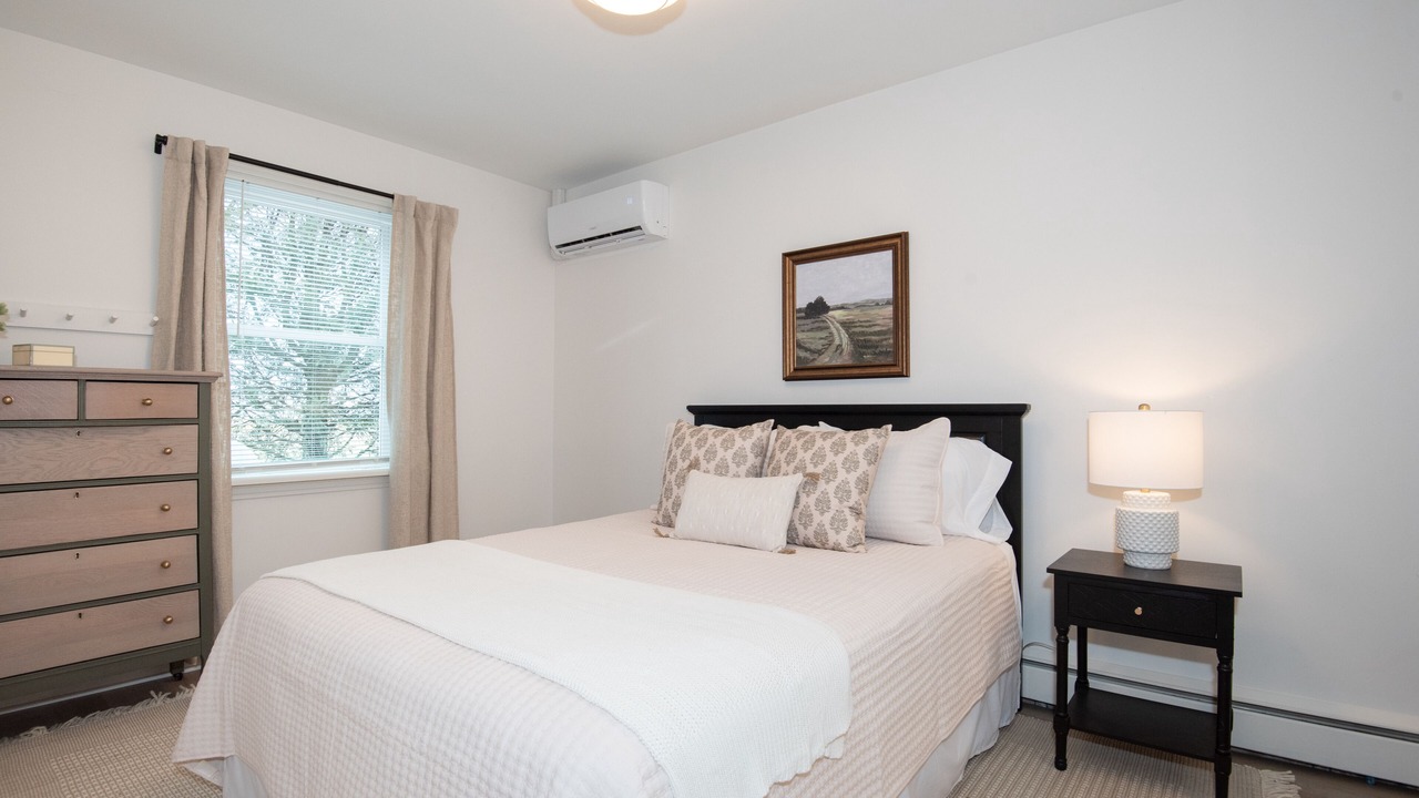 Photo of Bedroom in Bird In Hand