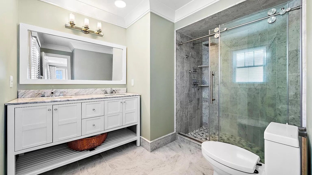 Photo of Bathroom in Beach Haven Gardens