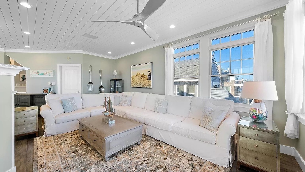 Photo of Livingroom in Beach Haven Gardens