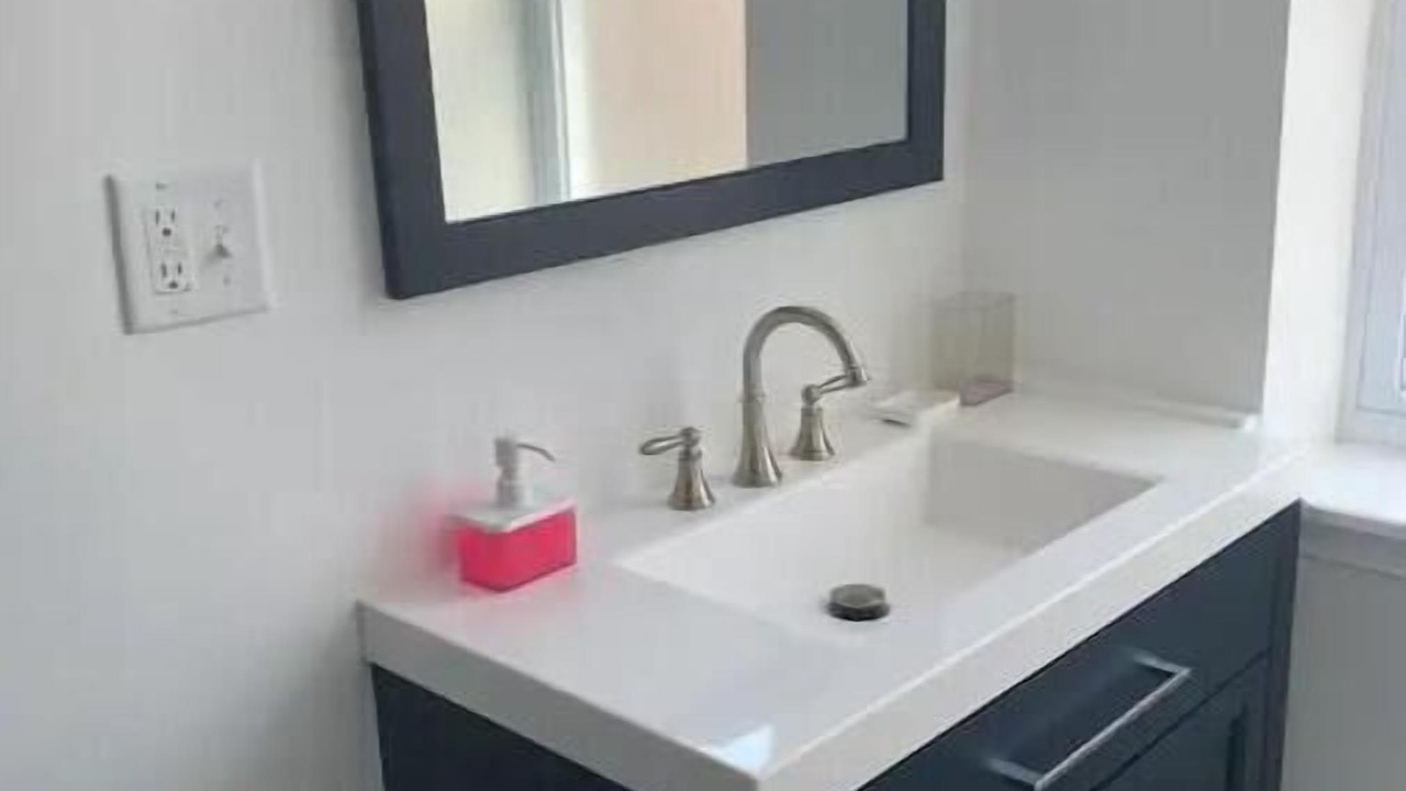 Photo of Bathroom in Point Breeze