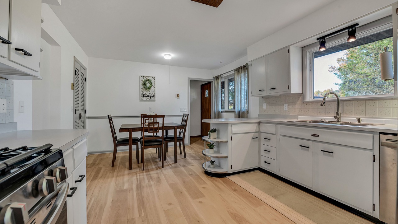Photo of Kitchen in Teays Valley