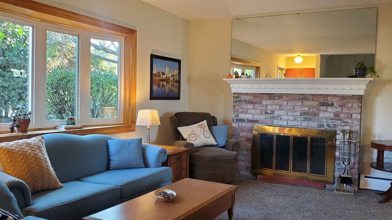 Photo of Livingroom in Eastlake