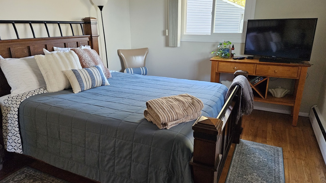 Photo of Bedroom in Eastlake