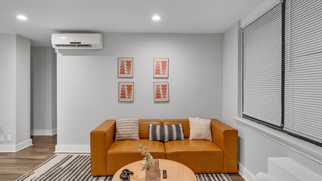 Photo of Livingroom in East Falls