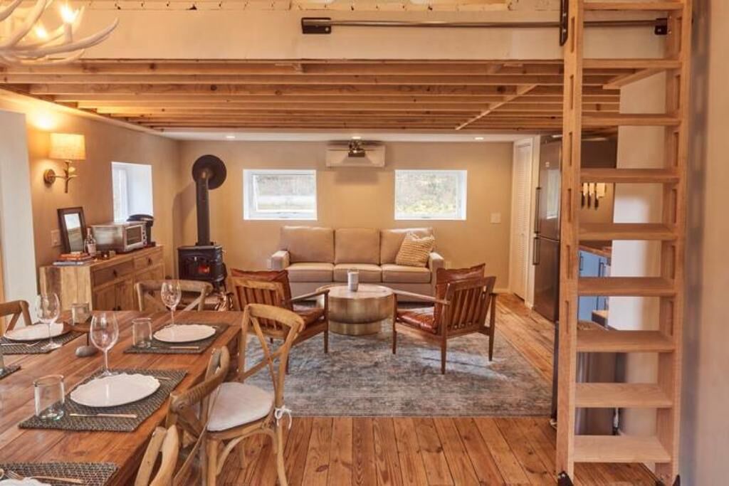 Photo of Livingroom in Town of Colchester