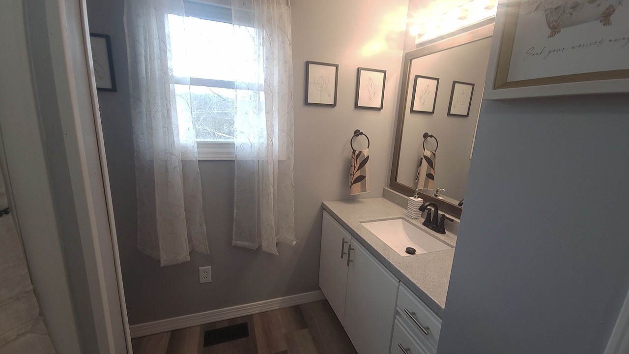 Photo of Bathroom in Nelsonville