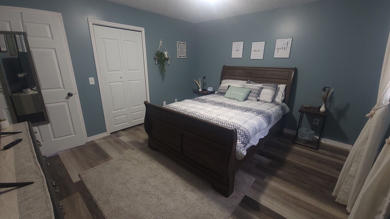 Photo of Bedroom in Nelsonville