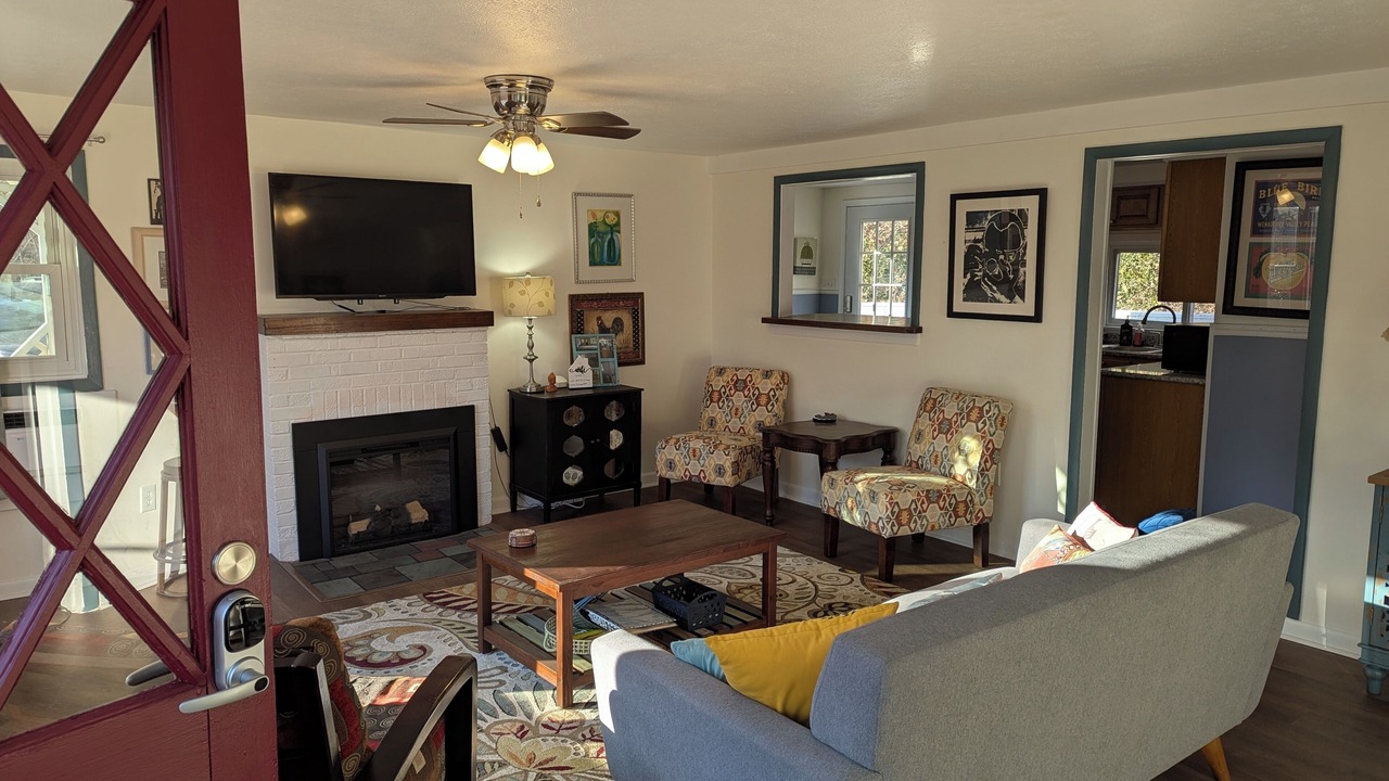 Photo of Livingroom in Cardiff