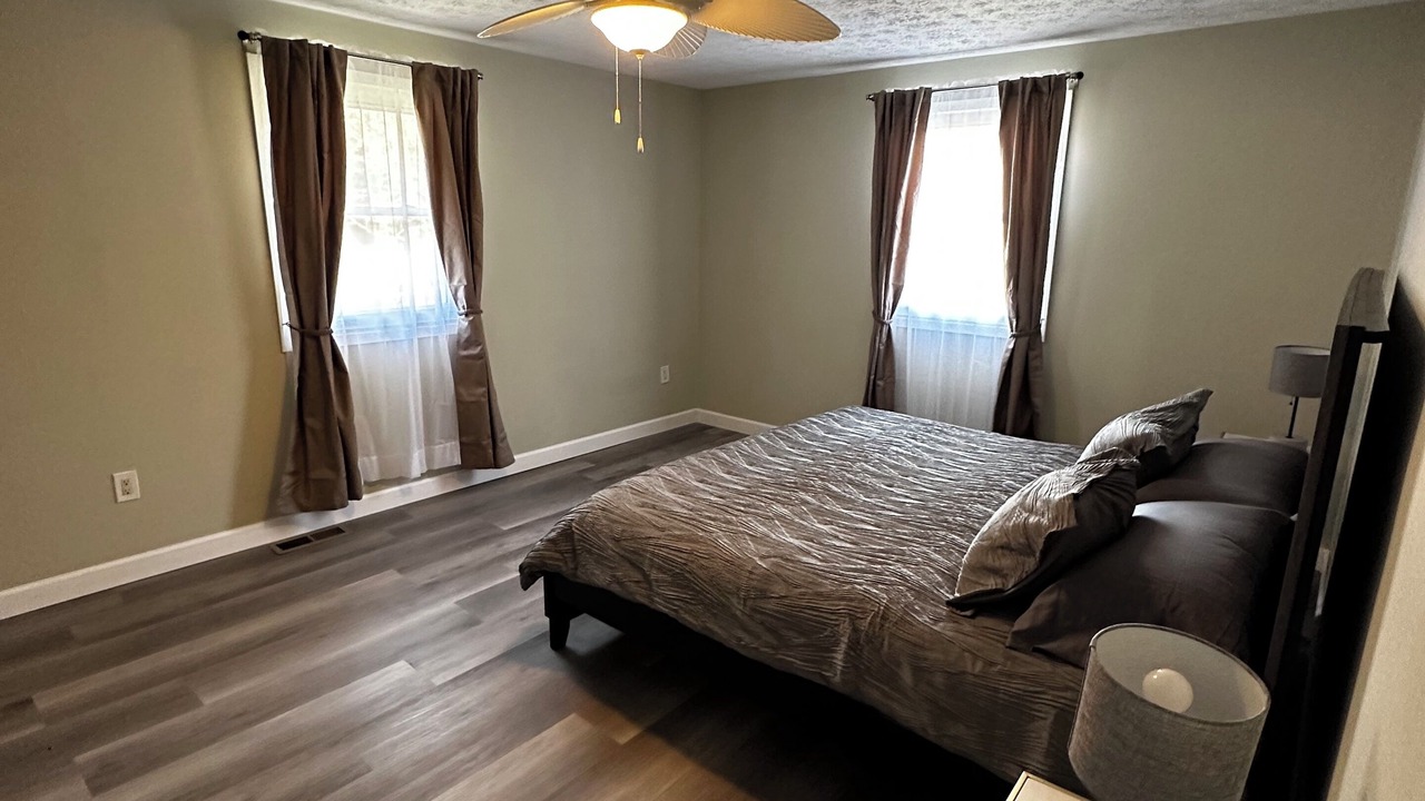 Photo of Bedroom in Newcomb