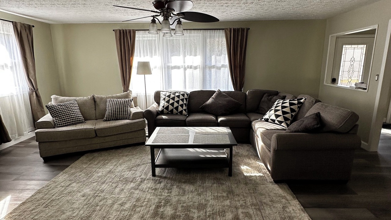 Photo of Livingroom in Newcomb