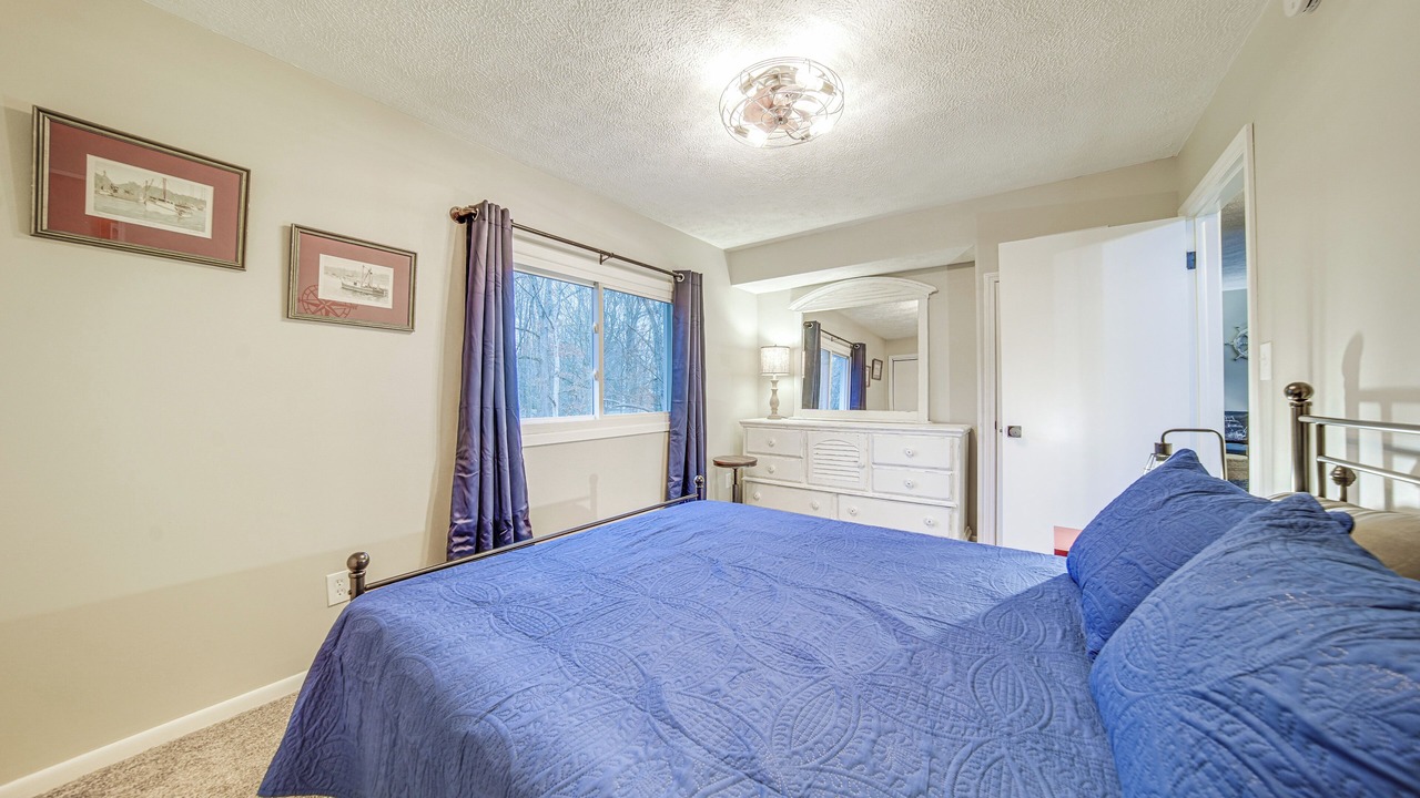 Photo of Bedroom in Conneaut Lake
