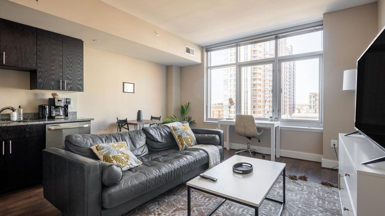 Photo of Livingroom in Reston