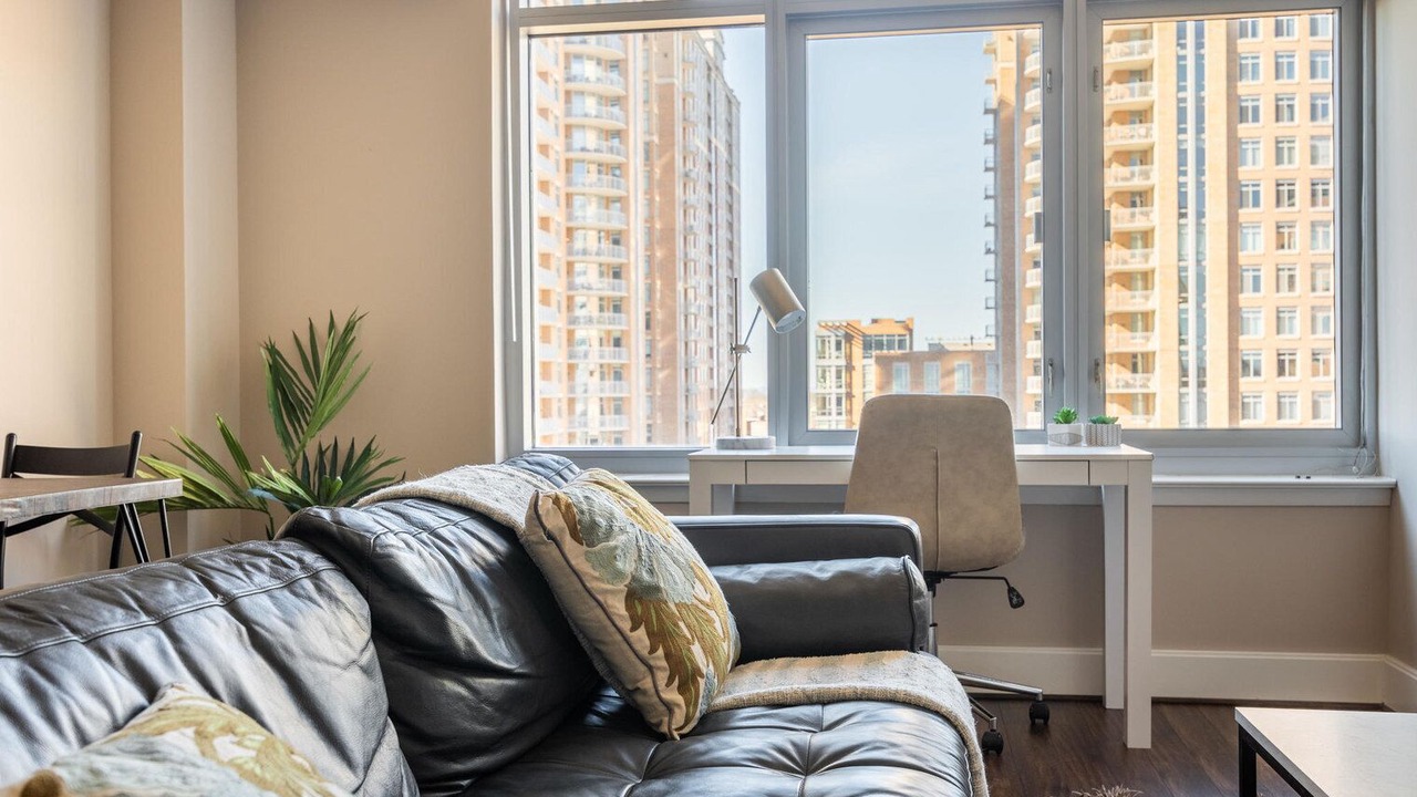 Photo of Livingroom in Reston