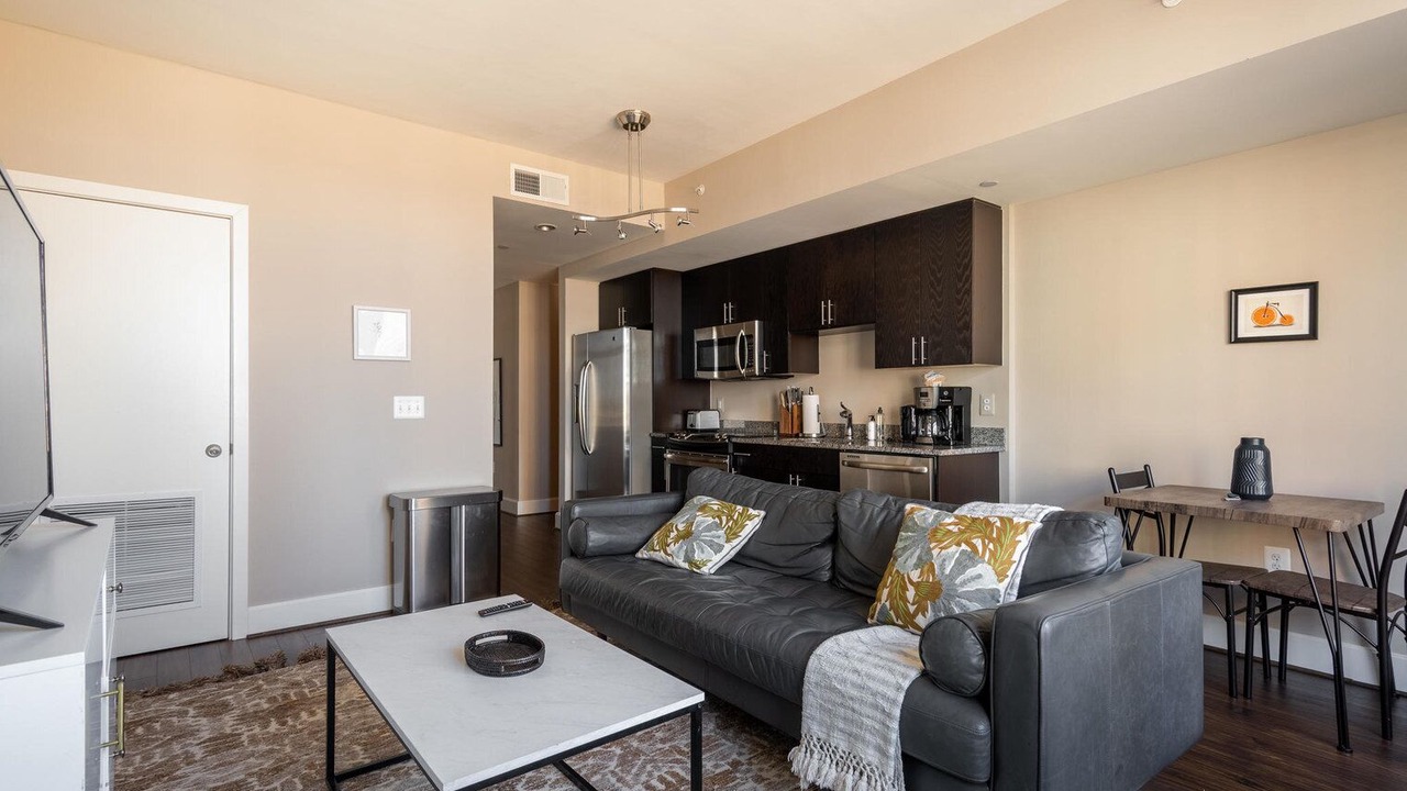 Photo of Livingroom in Reston