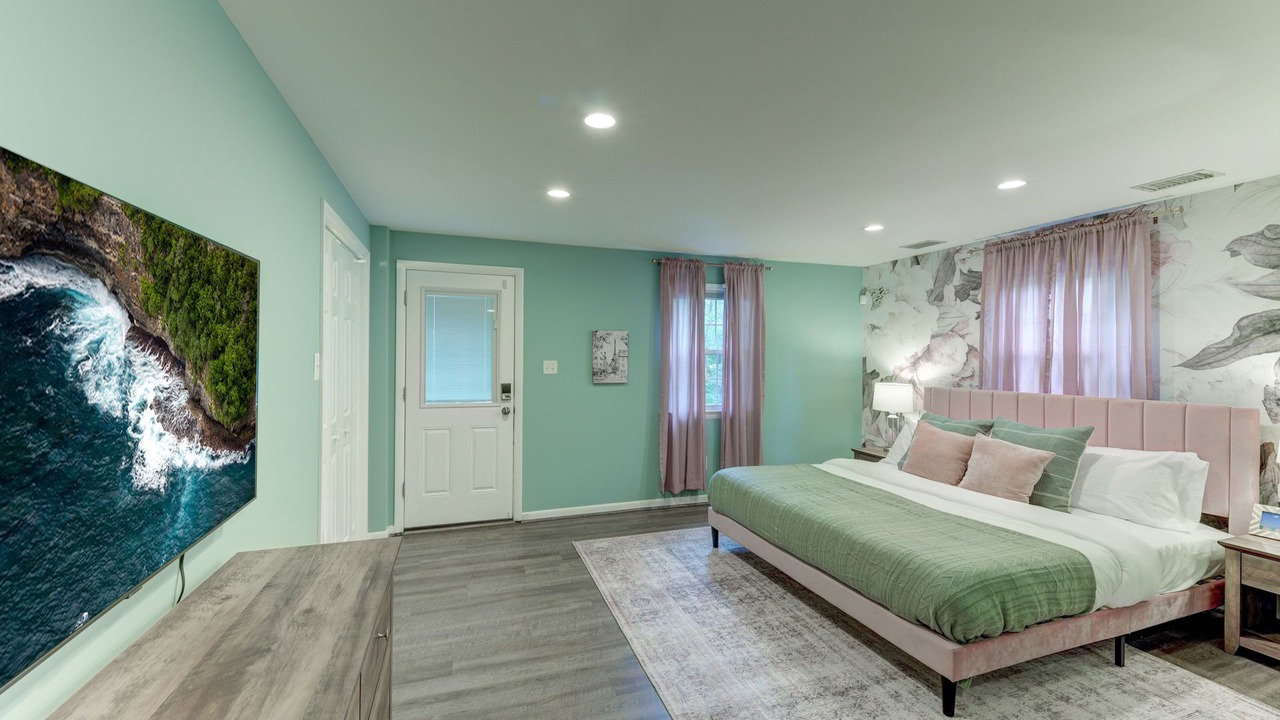 Photo of Bedroom in Alcova Heights