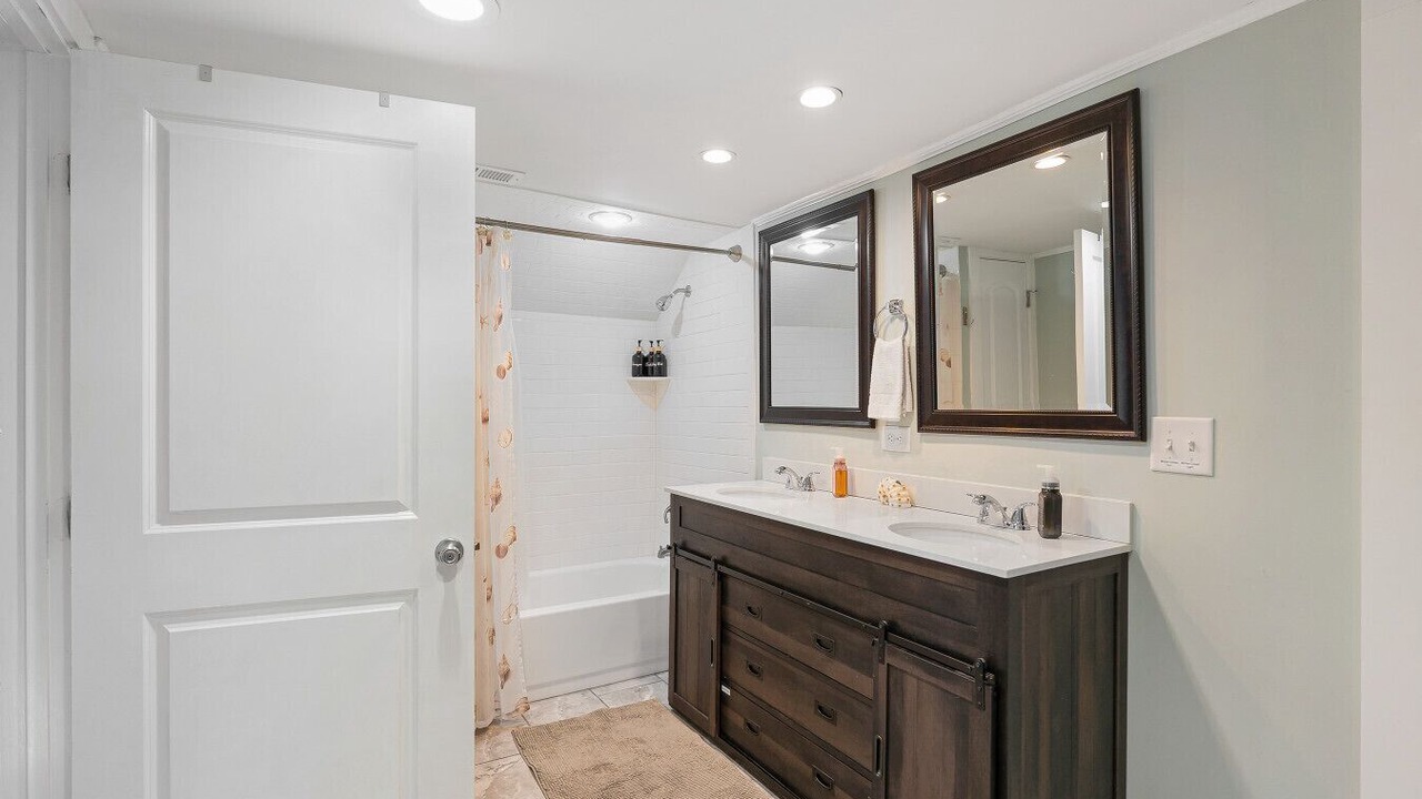 Photo of Bathroom in Carthage