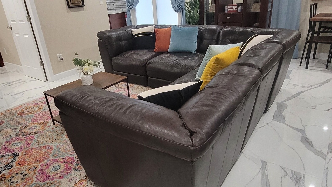 Photo of Livingroom in Clark