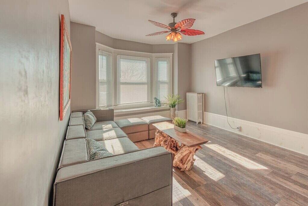 Photo of Livingroom in Harrisburg - Hershey