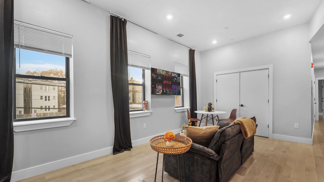 Photo of Livingroom in Ironbound District