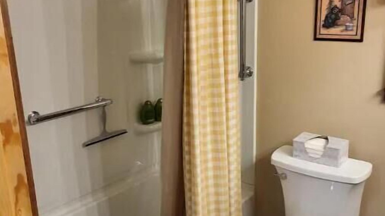 Photo of Bathroom in Chapmanville