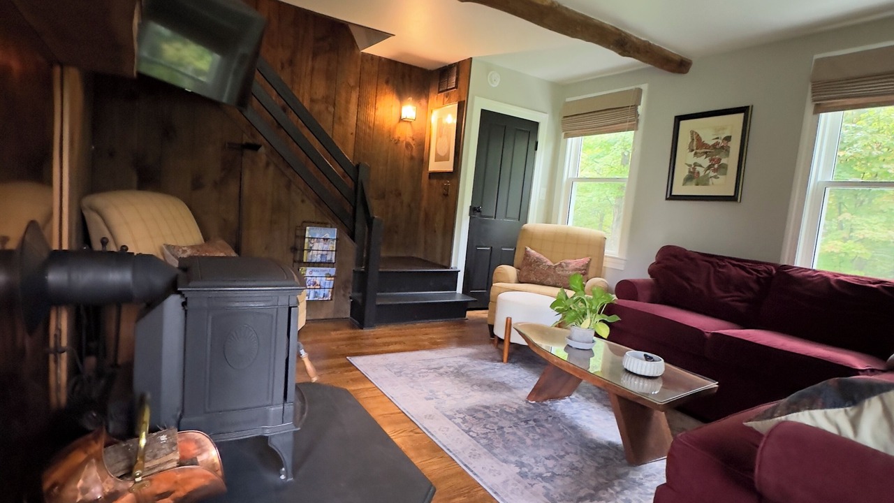Photo of Livingroom in Skillman